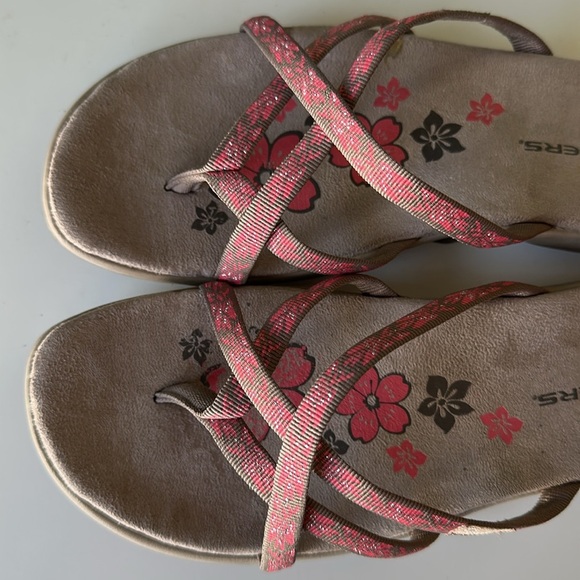 Sketchers Memory  Foam  Sandals  Strappy Flip Flops Thongs Cushioned Floral 8 - Picture 9 of 12